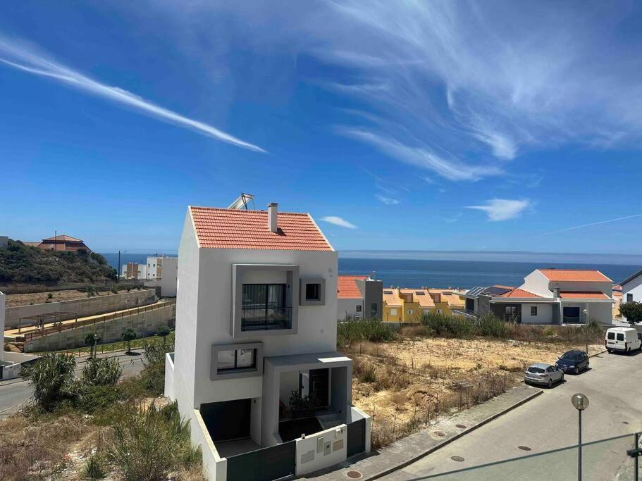 Beach, Ocean View & Bright House Ерисейра Екстериор снимка