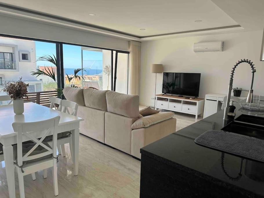 Beach, Ocean View & Bright House Ерисейра Екстериор снимка